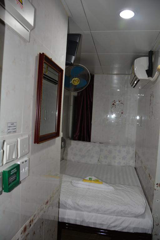 Everest Guest House Hong Kong Room photo